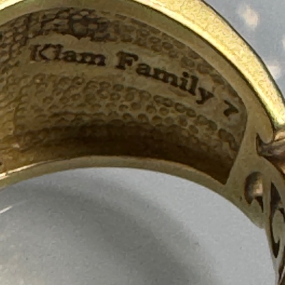 Elegant Vintage Gold-Tone Women's Ring - Picture 5 of 9